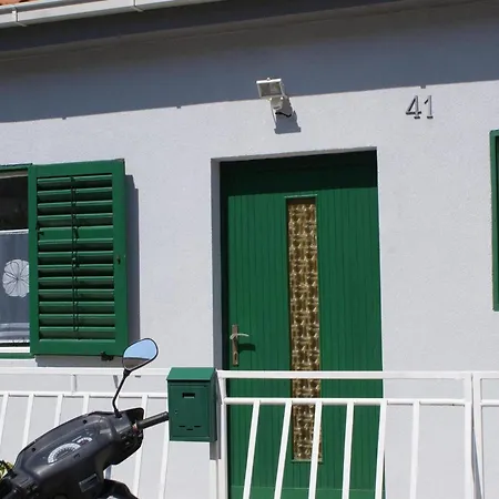 Mit Herrlichen Blick Aufs Und Grill * Trogir